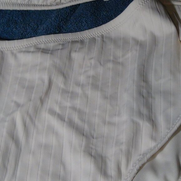 Shade & Shore Womens Ribbed 1-Shoulder Cut-Out Cheeky 1 Piece Swimsuit Ivory Siz - Picture 4 of 16